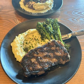 Coyne's Restaurant & Bar - 12 oz New York Steak and creamy potato's - Seafood Near Me - Eagle, Idaho
