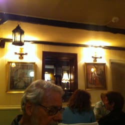 The White Hart - Wonderful pub fare and pleaser service. Nice to be back after 3 years