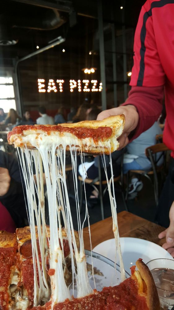 Giordano’s - Photo 2