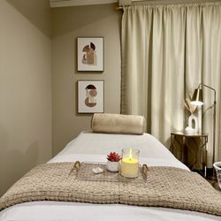 Serenity Bloom spa  - Romm massage