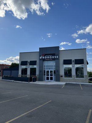 Restaurant Birdhouse Wingerie & Bar Dollard-des-Ormeaux by null