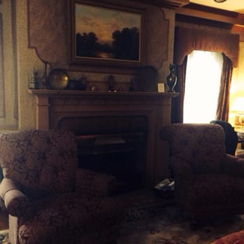 Gramercy Mansion - Fireplace in the Ambassador Room - Bed & Breakfast Near Me - Stevenson, Maryland
