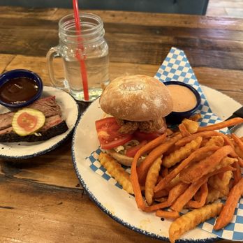Mama Bird - Fried Chicken Sandwich* Smoked brisket - Southern Near Me - Las Vegas, Nevada Mama Bird - Fried Chicken Sandwich* Smoked brisket - Southern Near Me - Las Vegas, Nevada