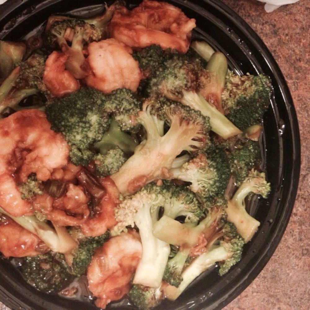 The shrimp on top was pretty much it..but it did taste fresh which I appreciated. The shrimp on top was pretty much it..but it did taste fresh which I appreciated.
