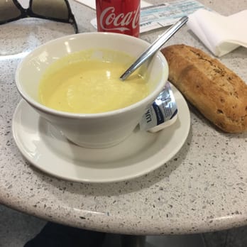 American Airlines Flagship Lounge - Airport Lounges Near Me - Hounslow, XGL