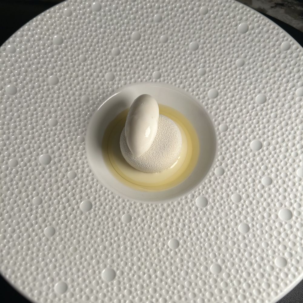 Nōksu - Lily Bulb: white chocolate, banana - Seafood Near Me - New York, New York