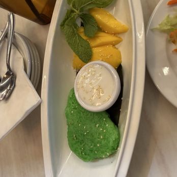 Silver Chopsticks - Mango and sticky rice - Vietnamese Near Me - Toronto, Ontario Silver Chopsticks - Mango and sticky rice - Vietnamese Near Me - Toronto, Ontario