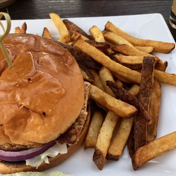 Chill Grapevine - Chicken sandwich - New American Near Me - Grapevine, Texas Chill Grapevine - Chicken sandwich - New American Near Me - Grapevine, Texas