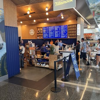 Tillamook Market - Cute lil shop - Ice Cream & Frozen Yogurt Near Me - Portland, Oregon