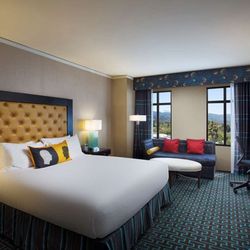 Juniper Hotel Cupertino, Curio Collection by Hilton - Guest room