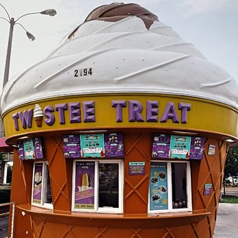 Twistee Treat - Largo - Bonus points for the whimsically shaped ice cream cone building - Ice Cream & Frozen Yogurt Near Me - Largo, Florida