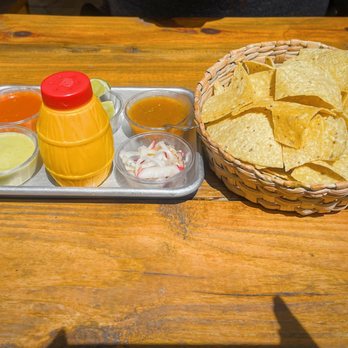 Tacos El Rey - Chips and salsa - Tacos Near Me - Chicago, Illinois Tacos El Rey - Chips and salsa - Tacos Near Me - Chicago, Illinois