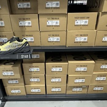 adidas Outlet Store Orange - Sports Wear Near Me - Orange, California