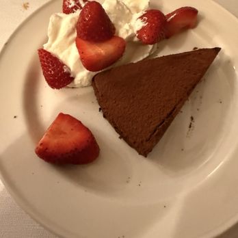 Buca Mario - Chocolate cake and strawberries - dry cake - Tuscan Near Me - Florence, FI