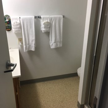 Navy Gateway Inn & Suites - Linen - Hotels Near Me - Silverdale, Washington Navy Gateway Inn & Suites - Linen - Hotels Near Me - Silverdale, Washington