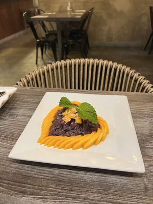 Watdongmoonlek Noodle by null