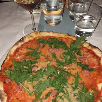 Il Chianti - Pizza with gorgonzola, arugula & sausage w/ a glass of Pinot Grigio (so good!!!) - Wine Bars Near Me - Rome, RM Il Chianti - Pizza with gorgonzola, arugula & sausage w/ a glass of Pinot Grigio (so good!!!) - Wine Bars Near Me - Rome, RM