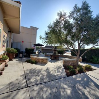 7-Eleven - Outside (fountain/seating) - Convenience Stores Near Me - Milpitas, California 7-Eleven - Outside (fountain/seating) - Convenience Stores Near Me - Milpitas, California