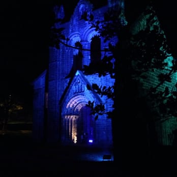 Kirkstall Abbey - Landmarks & Historical Buildings Near Me - Leeds, XWY