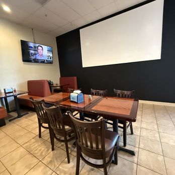 Tandoori Pizza - Interior - Pizza Near Me - Union City, California Tandoori Pizza - Interior - Pizza Near Me - Union City, California