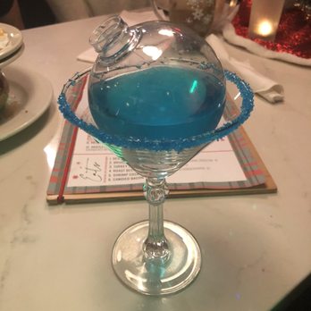 LIT: A Christmas Pop-Up Concept - Cocktail Bars Near Me - St Louis, Missouri