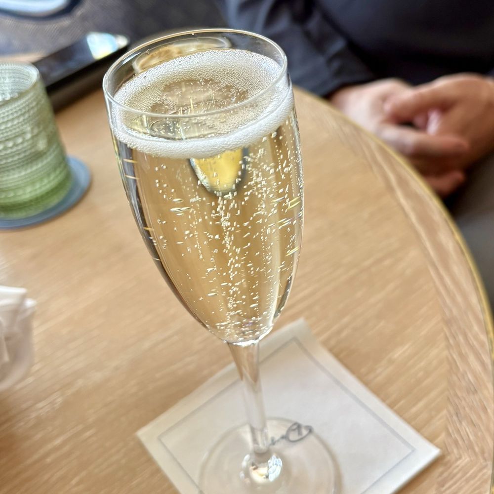 Doyle - Bubbly - Bars Near Me - Washington, DC, District of Columbia