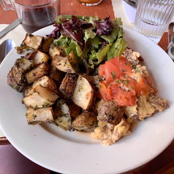 Julia's - New American Near Me - Ridgewood, New York
