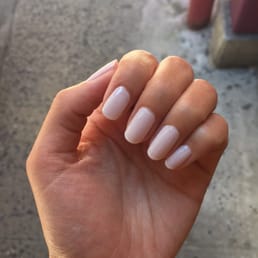 Essie - marshmallow Essie - marshmallow