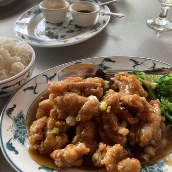 Hunan by the Falls - General Tso chicken. - Chinese Near Me - Chagrin Falls, Ohio Hunan by the Falls - General Tso chicken. - Chinese Near Me - Chagrin Falls, Ohio
