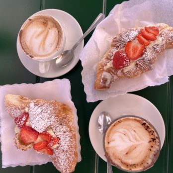 Bar Fondi dal 1936 - Nutella latte & Nutella cappuccino, paired with strawberry cream croissants - Italian Near Me - Rome, RM