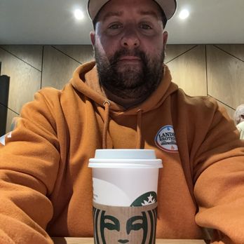 Starbucks - Coffee & Tea Near Me - Montreal, Quebec Starbucks - Coffee & Tea Near Me - Montreal, Quebec