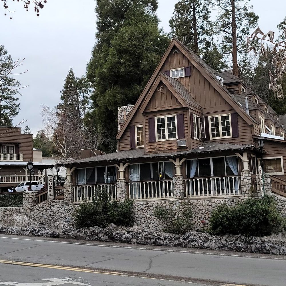 Saddleback Inn - Outside view - Hotels Near Me - Lake Arrowhead, California Saddleback Inn - Outside view - Hotels Near Me - Lake Arrowhead, California
