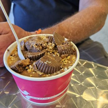 Fallbrook Froyo - Ice Cream & Frozen Yogurt Near Me - Fallbrook, California