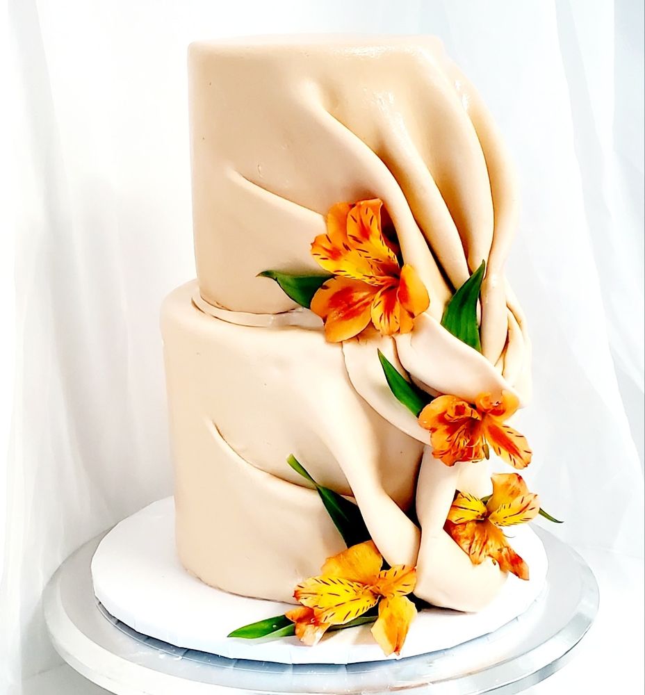 Gold Ending Cakery Logo