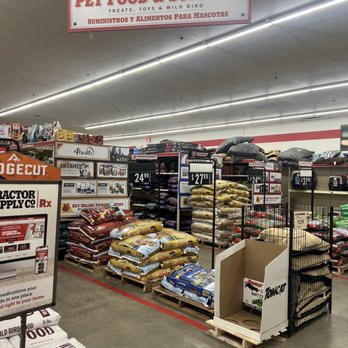 Tractor Supply - 8/3/22 Interior - Department Stores Near Me - Sparks, Nevada