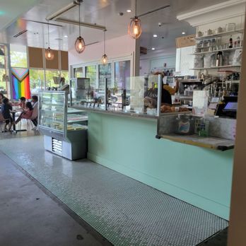 Lady Quack's Cakery - Cafe - Custom Cakes Near Me - Austin, Texas Lady Quack's Cakery - Cafe - Custom Cakes Near Me - Austin, Texas