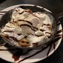 Hoof & Horn Steak House - Hot cookie ala mode