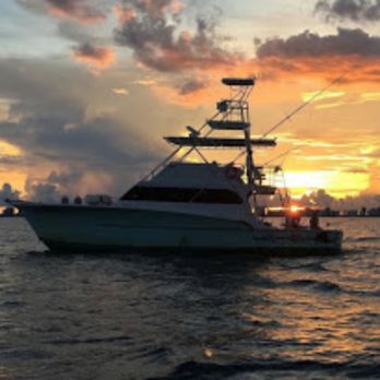 Deep Sea Florida Fishing Charters - Great sunset shot - Boat Charters Near Me Deep Sea Florida Fishing Charters - Great sunset shot - Boat Charters Near Me