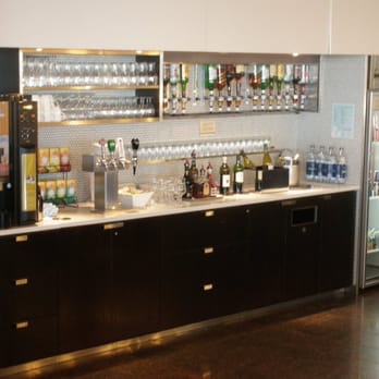 Air Canada Maple Leaf Lounge - Airport Lounges Near Me - Mississauga, Ontario Air Canada Maple Leaf Lounge - Airport Lounges Near Me - Mississauga, Ontario
