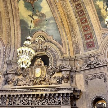 Chicago Theatre - Performing Arts Near Me - Chicago, Illinois Chicago Theatre - Performing Arts Near Me - Chicago, Illinois