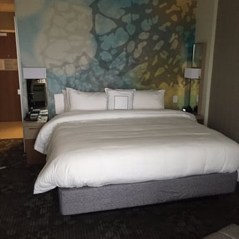 Courtyard by Marriott Jacksonville - King room - Hotels Near Me - Jacksonville, North Carolina