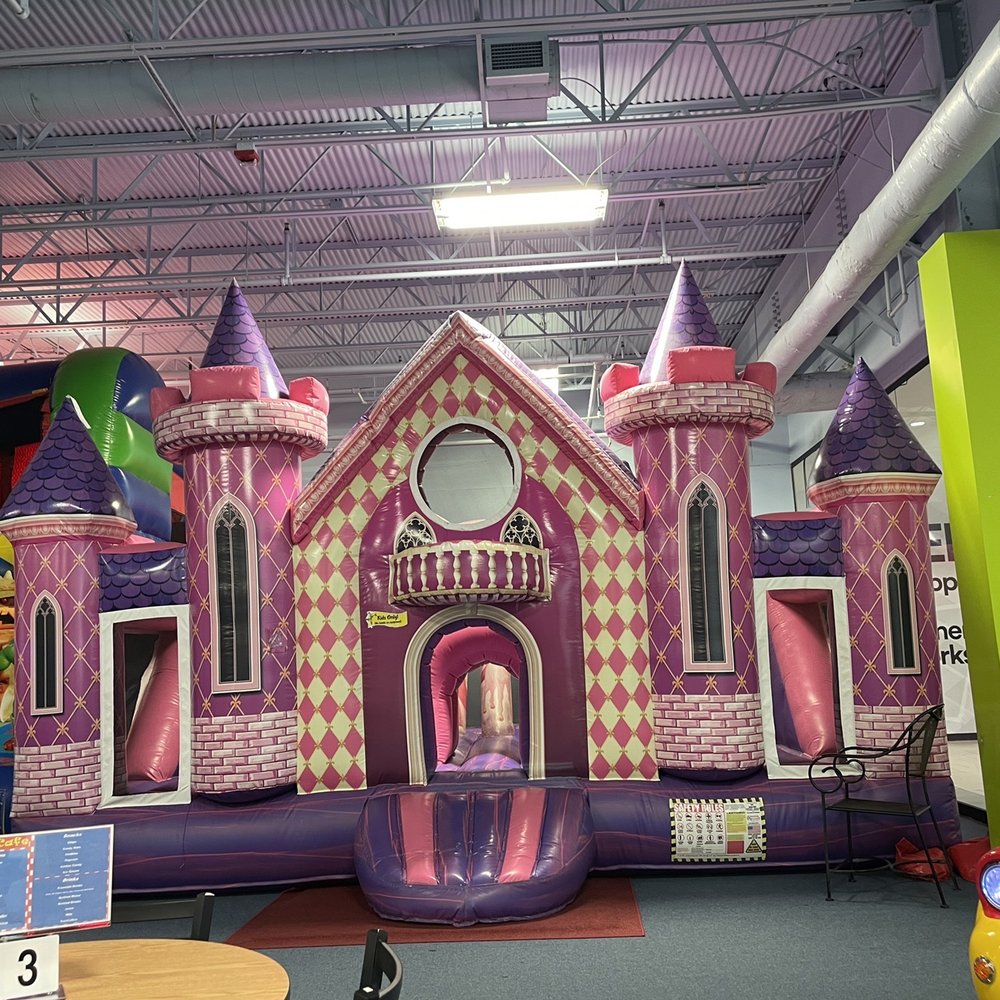 Inflatable Wonderland - Inflatable Castle - Indoor Playcenter Near Me - Cedar Park, Texas Inflatable Wonderland - Inflatable Castle - Indoor Playcenter Near Me - Cedar Park, Texas