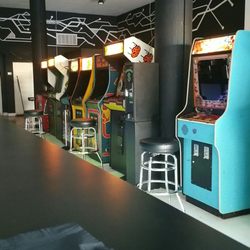 Reboot Arcade Bar - Donkey Kong. YES!