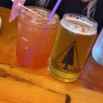 Homeslice - Beer and cocktail - Pizza Near Me - Chicago, Illinois