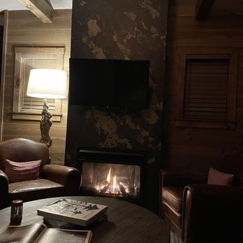 Hidden Pond - Living room - Resorts Near Me - Kennebunkport, Maine