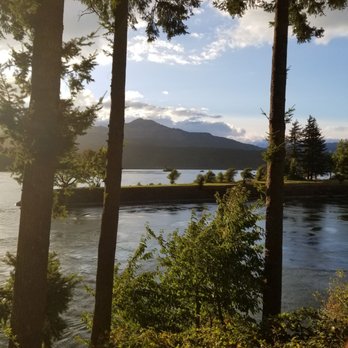 Thunder Island Brewing - A gorgeous view outside of Thunder Mountain Brewery. - Breweries Near Me - Cascade Locks, Oregon Thunder Island Brewing - A gorgeous view outside of Thunder Mountain Brewery. - Breweries Near Me - Cascade Locks, Oregon