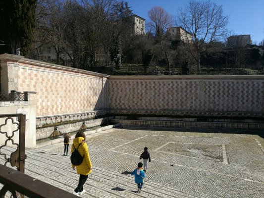 Fontana delle 99 Cannelle by null