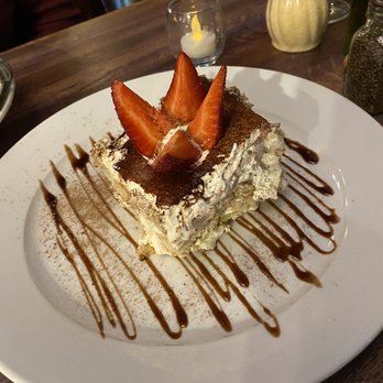 Raffi's Locale - Tiramisu - Italian Near Me - Chicago, Illinois