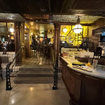 Pig’s Lane - Bar Entry - Speakeasies Near Me - Killarney, Kentucky