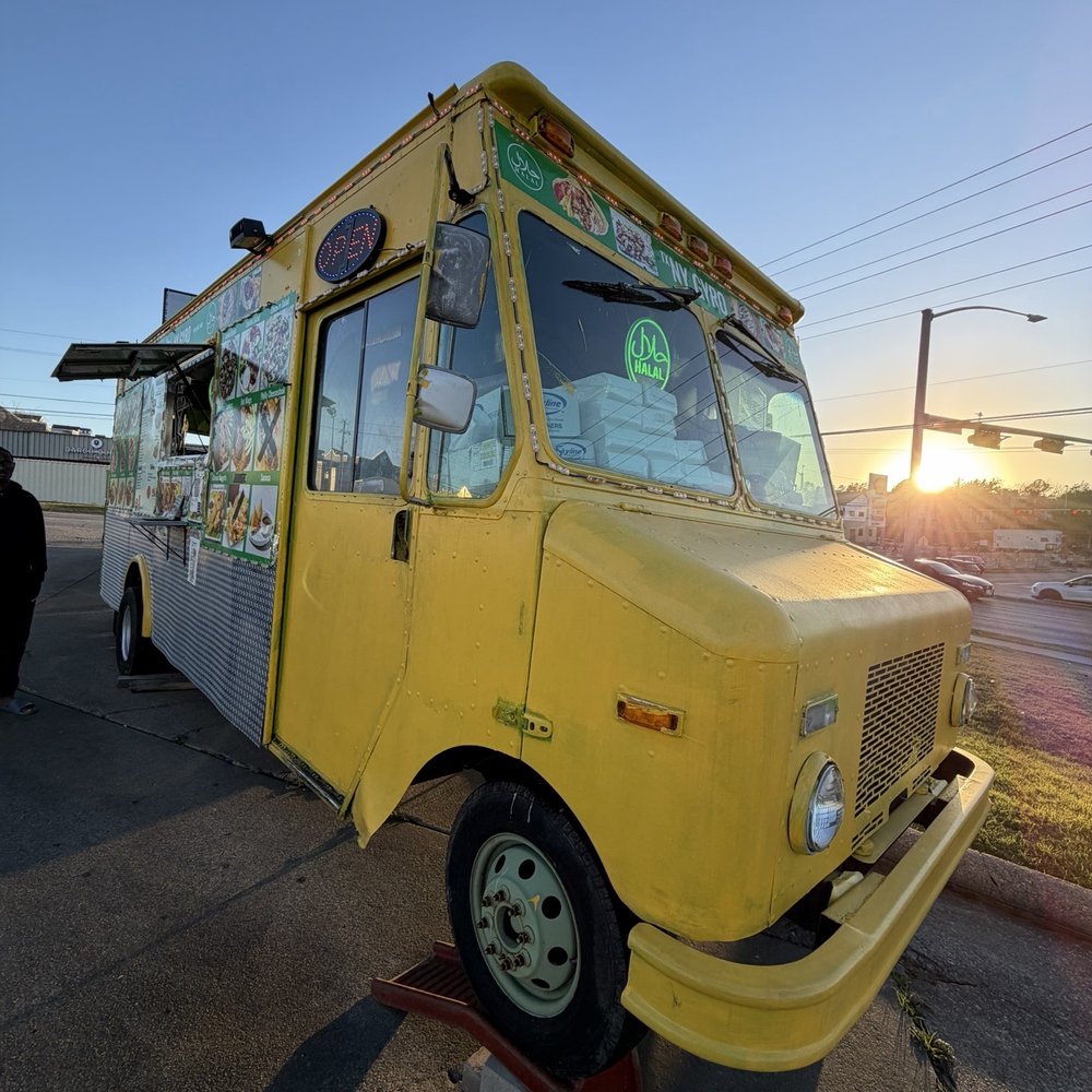 Tx Ny Gyro - Food Truck sunset and restaurant exterior - Halal Near Me - Irving, Texas Tx Ny Gyro - Food Truck sunset and restaurant exterior - Halal Near Me - Irving, Texas